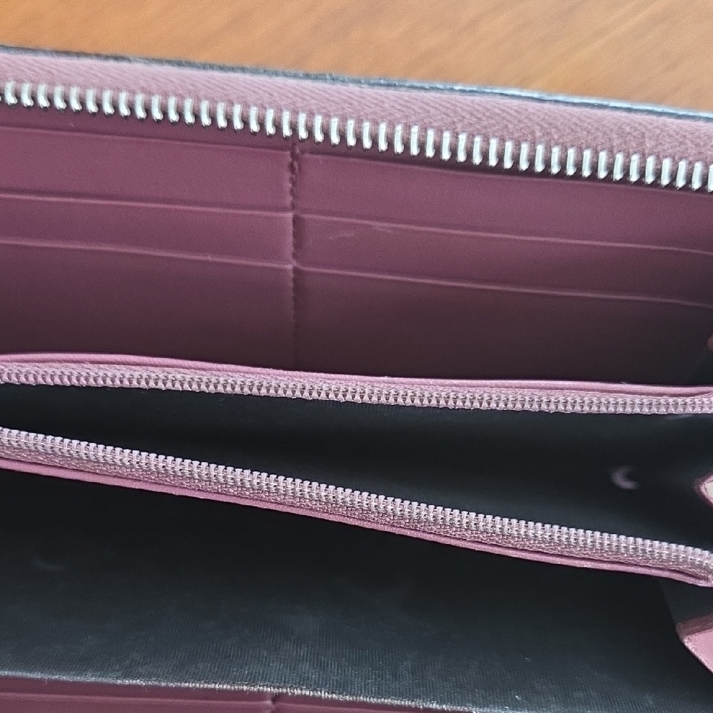 Gucci Women's Wallet with Pink and Green Floral Design - Picture 10 of 14